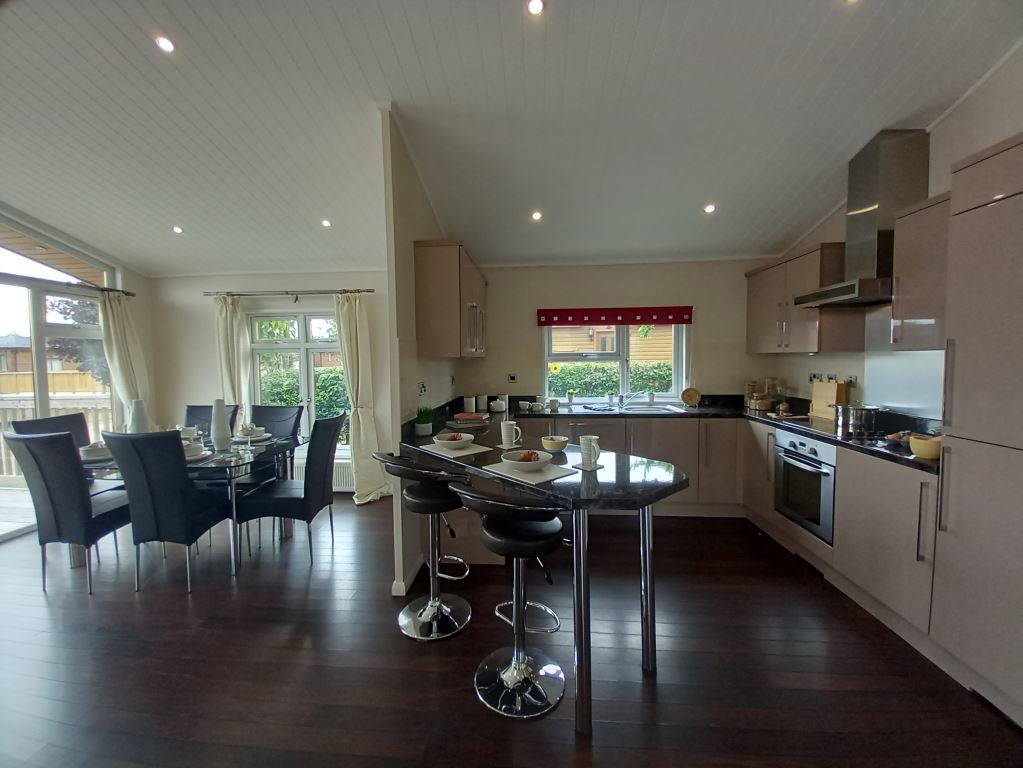 Prestige Maple Deluxe AG18 Open Plan